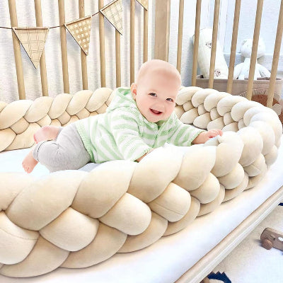 tresse de lit bebe beige sourire fanion berceau bois