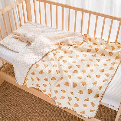 couverture bebe doudou lapin dans berceau bois