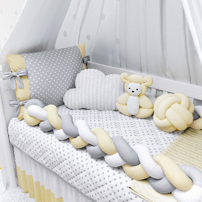 tresse tour de lit jaune gris blanc berceau coussin doudou